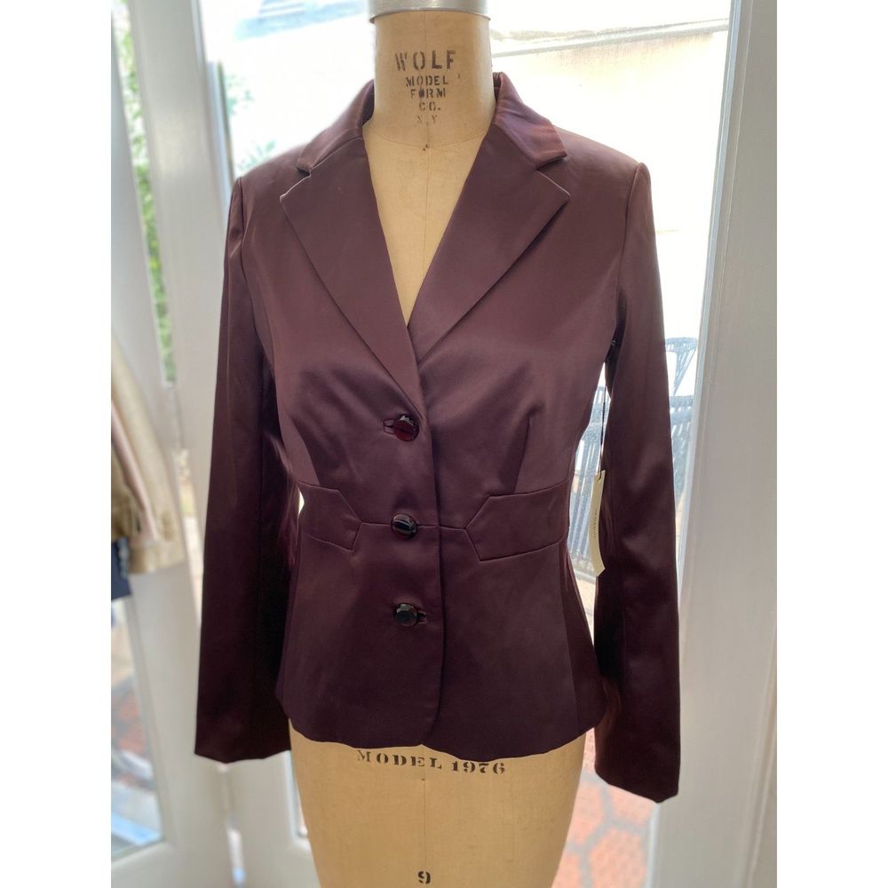 NWT Vertigo Paris Burgundy Satin Fitted Three Button Blazer Jacket Size 6